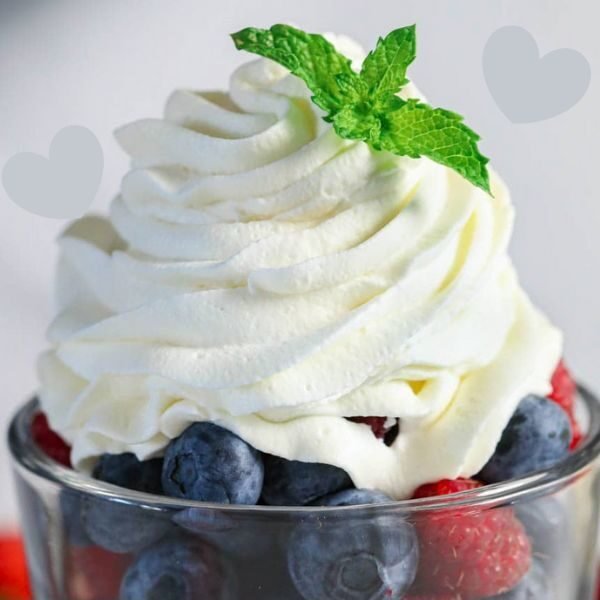 Chantilly Cream, whip cream with blue berries by n2o gas bottle